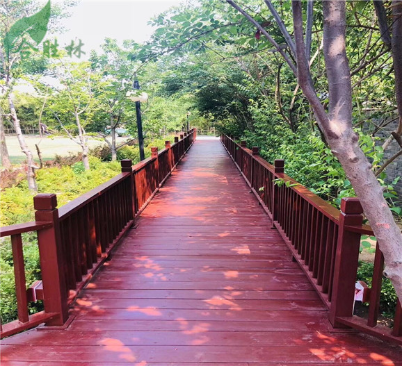 防腐木棧道